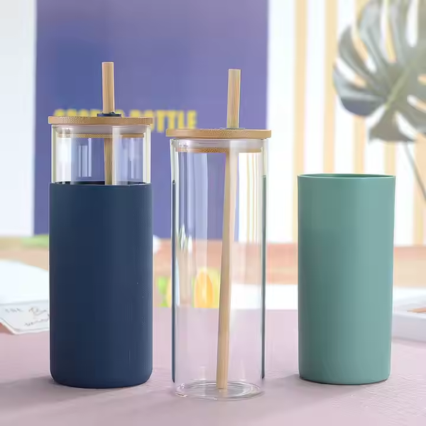 Coffee Glass Sipper with Wooden Straw – Elegant Look ( 550ml )