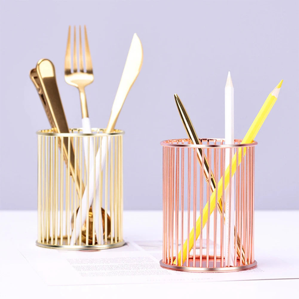 Metal wire mesh pen holder for office desk organization