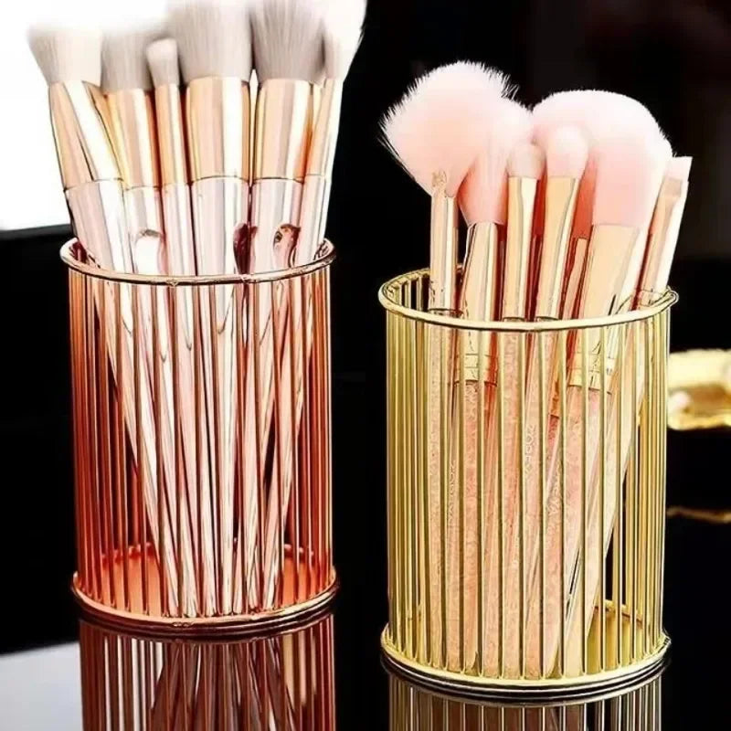 Round desktop pen and pencil holder with wire mesh design