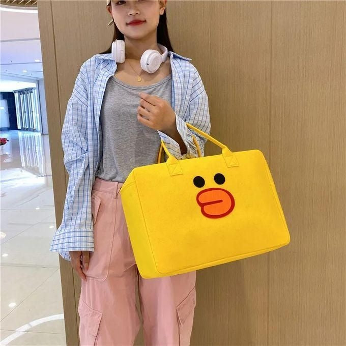 lightweight felt tote bag for travel and luggage storage