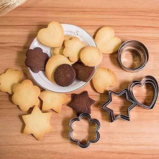Stainless Steel 12 Pcs Cookie Cutter Set in 4 Different Shapes